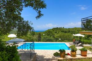 The swimming pool at or close to Villa Joanna