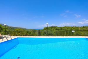 The swimming pool at or close to Villa Joanna