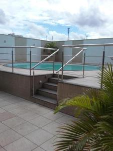 Excelente Flat no Centro de Manaus próximo ao Teatro Amazonas. tesisinde veya buraya yakın yüzme havuzu