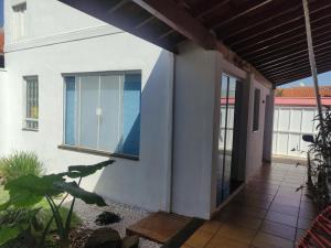 Фотография из галереи Lindo quarto c/ banheiro privativo в городе Жау +1 фотография