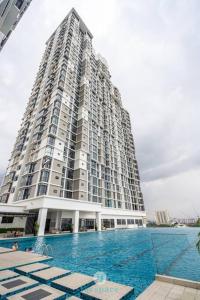 Gallery image of Lovely 4-bedroom condo with pool for 6 pax - Cheras in Kuala Lumpur