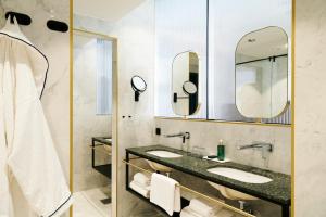 Koupelna v ubytování Solo Sokos Hotel Helsinki + 37 fotografií