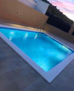 Swimmingpoolen hos eller tæt på Apartment 4 friends Apartment Sanja