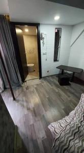 Afbeelding uit fotogalerij van SunnyAvlabari Homestay in Tbilisi City