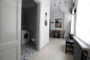 Posezení v ubytování Charming 1BR apartment with bath in Quiet center of Riga