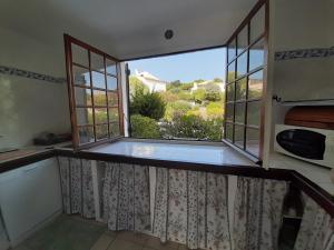 Afbeelding uit fotogalerij van Villa mitoyenne, 100m des plages - 3 chambres- in Sagone +20 foto's