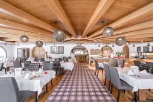 Un restaurant sau alt loc unde se poate mânca la Chalet Silvretta Hotel & Spa