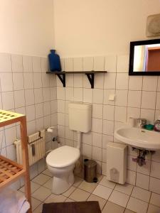 Et badeværelse på Gemütliche Unterkunft für 2 Personen FeWo 2