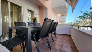 Balkón alebo terasa v ubytovaní Mina House Siviri