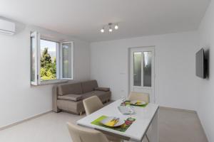 Posedenie v ubytovaní Apartments Fortinia Dubrovnik- FREE PARKING