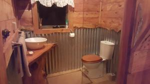 Rustic Hut Bush Retreat的一间浴室