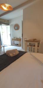 Afbeelding uit fotogalerij van Chambre Lily - Au Clos de Parranquet in Parranquet