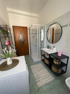 Ванная комната в Little house Lezzeno