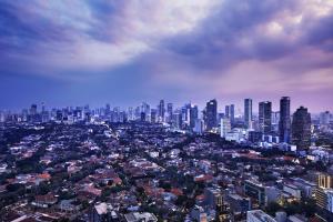 Ein allgemeiner Blick auf Jakarta oder ein Stadtblick von des Hotels aus
