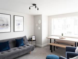 Χώρος καθιστικού στο Pass the Keys Lovely, comfortable 2-bed Braehead - free parking