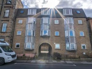 Gallery image of Pass the Keys Stunning Flat with Sea View and Parking in Edinburgh