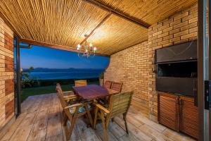 TV a/nebo společenská místnost v ubytování Beacon Wharf , George Hay 1 Holiday Accommodation