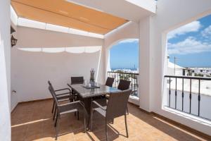 Balkón nebo terasa v ubytování Comfortable and modern apartment next to the Avenida central in Tías