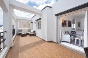 Balkón nebo terasa v ubytování Comfortable and modern apartment next to the Avenida central in Tías