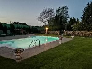 Bazén v ubytování Casa rural osvilares nebo v jeho okolí