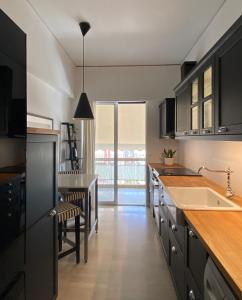 Gallery image of Nina's cozy apartment in Mikrolimano in Piraeus