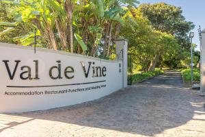 a sign for a villa at vale vineyards at Val de Vine in Stellenbosch