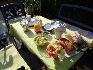 Možnosti snídaně pro hosty v ubytování Chambres d'hôtes Mauvierges