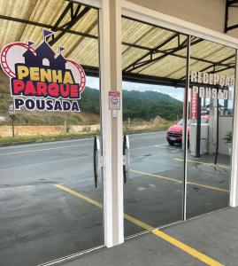 Πιστοποιητικό, βραβείο, πινακίδα ή έγγραφο που προβάλλεται στο Penha Parque Pousada