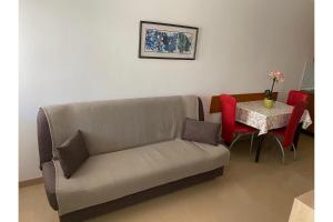 Posedenie v ubytovaní Apartment Nuka - One Bedroom Apartment with Terrace
