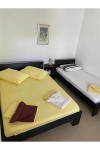 Posteľ alebo postele v izbe v ubytovaní Apartment Nuka - One Bedroom Apartment with Terrace