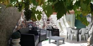 A seating area at Casa Cristina - Vista Lago