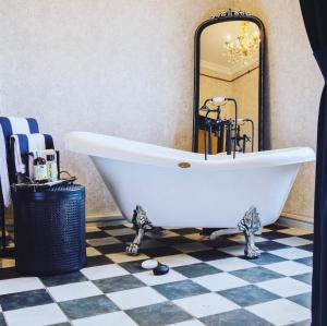 A bathroom at istifci