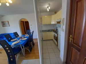 Kuchnia lub aneks kuchenny w obiekcie Iva apartman
