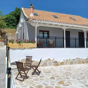 The building in which the holiday home is located