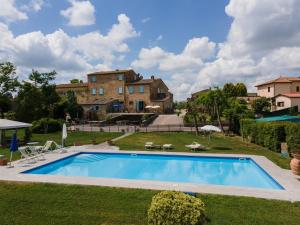 Afbeelding uit fotogalerij van 12 bedrooms mansion with city view private pool and enclosed garden at Cortona in Cortona