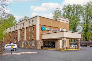 Gallery image of Clarion Pointe Charlottesville in Charlottesville