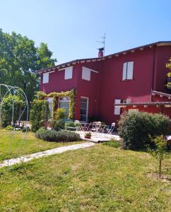 Vrt pred nastanitvijo B&B Le Stagioni