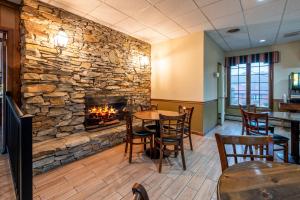 Et sittehjørne på Red Roof Inn & Suites Hazleton