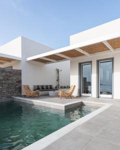 Bazén v ubytování SummerSalt Villa Paros nebo v jeho okolí