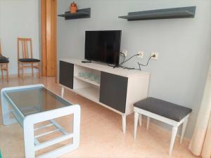Galeriebild der Unterkunft apartamento soleado, 1 dormitorio con balcón, piscina y garage in Torrevieja