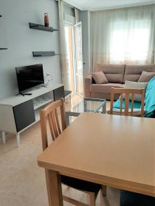 Galeriebild der Unterkunft apartamento soleado, 1 dormitorio con balcón, piscina y garage in Torrevieja