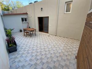 Patio alebo iná vonkajšia časť ubytovania Kalamata home, Marina C