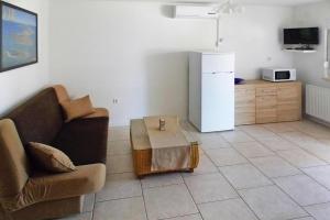 Kuchyňa alebo kuchynka v ubytovaní Apartment on Vir Island near the Beach