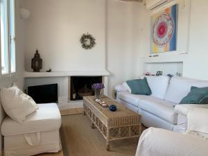 Gallery image of The Seaview Lodge in Mýkonos City