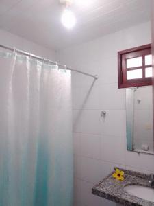 Uma casa de banho em Pousada Lua Azul