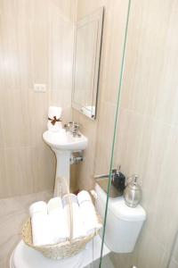 Een badkamer bij Ecusuites Playas premium Room 2 - Villamil data