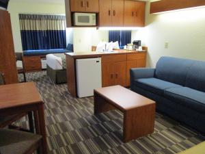 Posezení v ubytování Microtel Inn and Suites - Inver Grove Heights