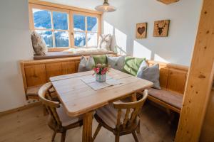 Posezení v ubytování Gästehaus Leirerhäusl + 28 fotografií