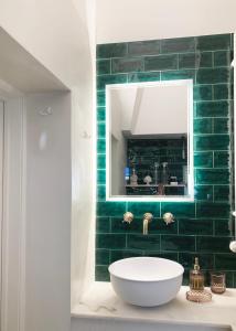 A bathroom at DOMUS OTIUM OSTUNI - Tiny House