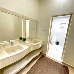 Koupelna v ubytování UAE farm